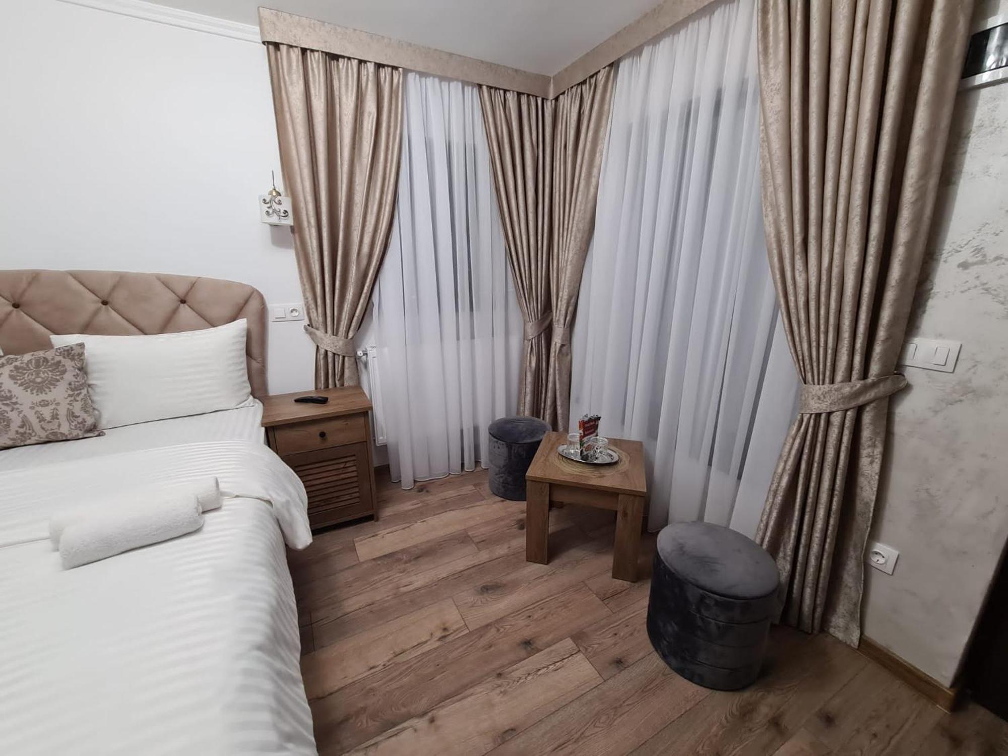 Bella Vista Bungalow Turda Værelse billede